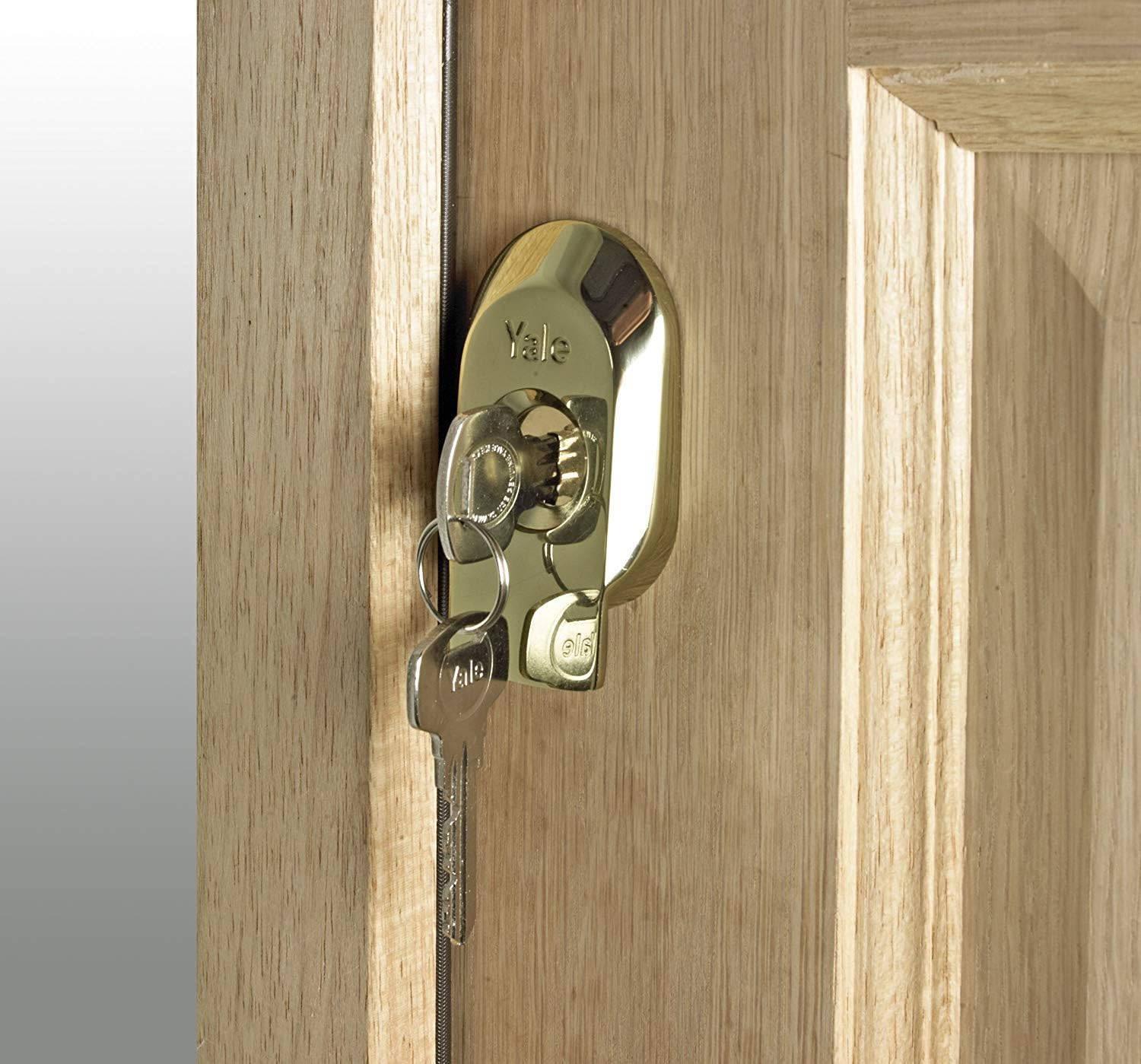 Thumbnail 4 de Yale BS2 British Standard Nightlatch (40mm backset) – Brass finish