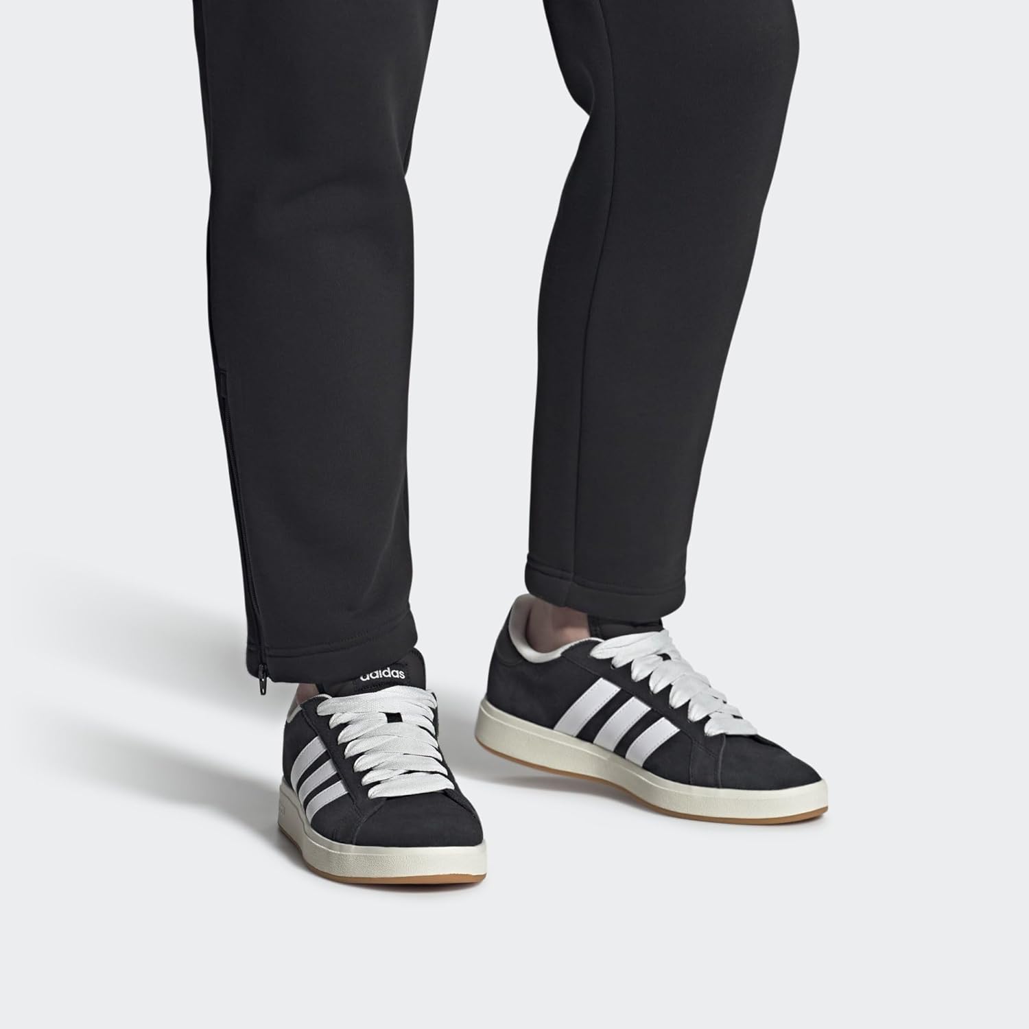 Thumbnail 1 de adidas Grand Court Base 00s Sneaker JQ6018 – unisex, Wildleder mit Gummi-CI