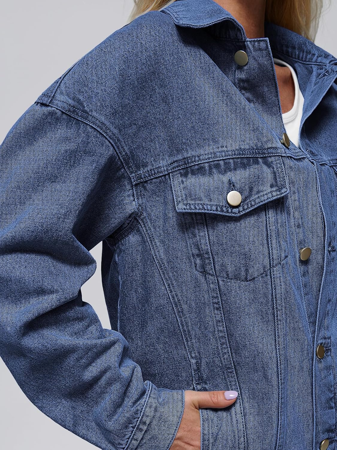 Detalle de AUTOMET Women's Button Down Oversized Jeans Jacket with Pockets — Classic Denim, Loose Boyfriend Fit