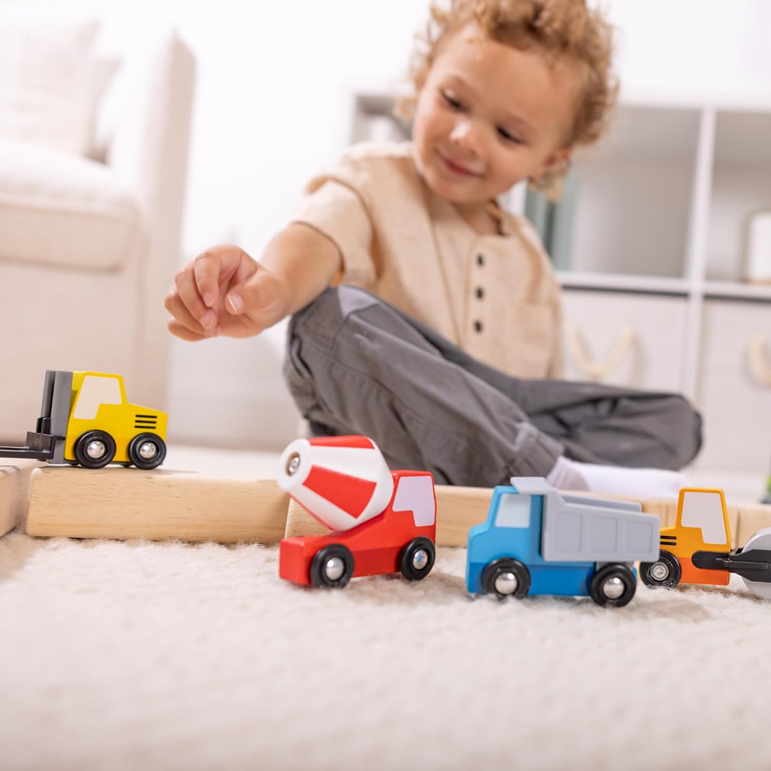 Detalle de Melissa & Doug Wooden Construction Site Vehicles With Wooden Storage Tray (8 pcs)