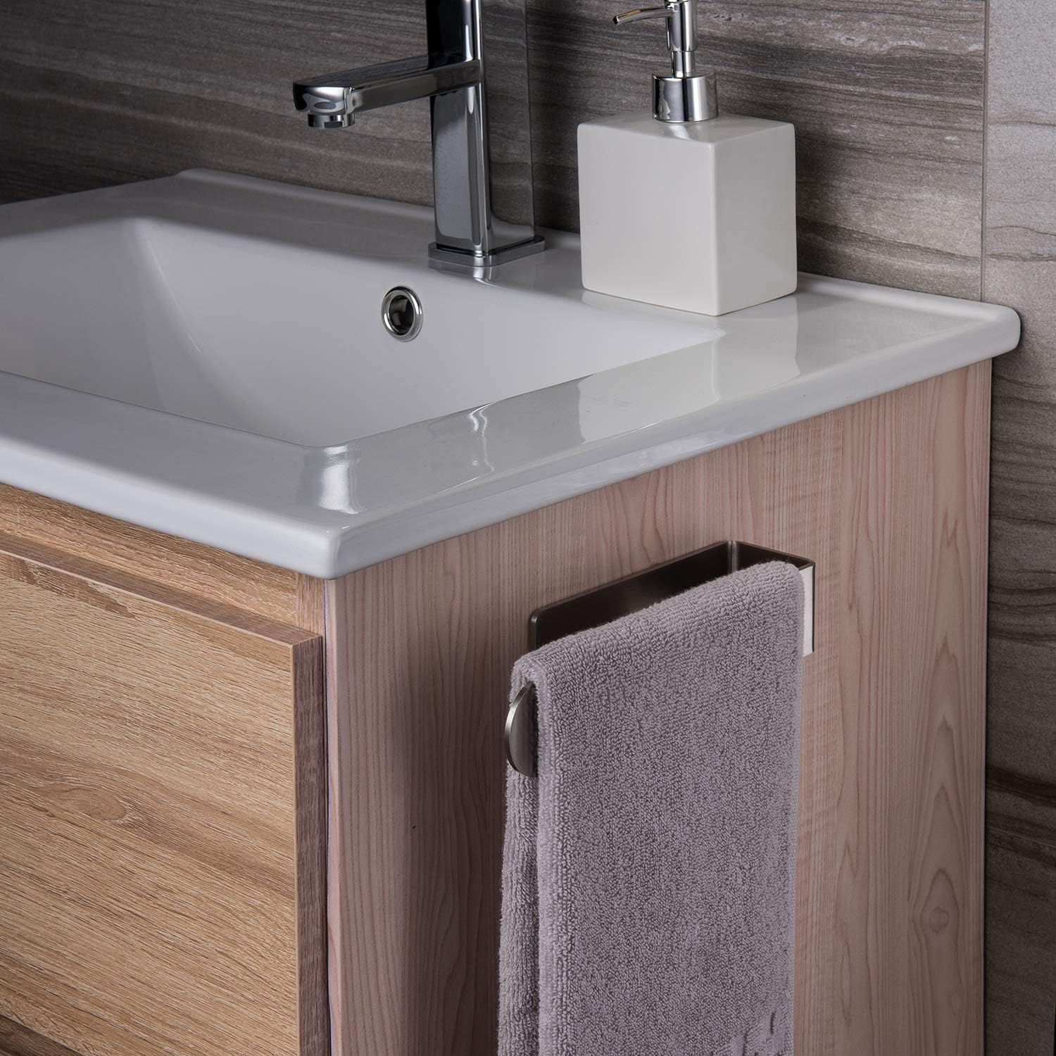 Detalle 2 de YIGII hand towel rail 19.6 cm self adhesive