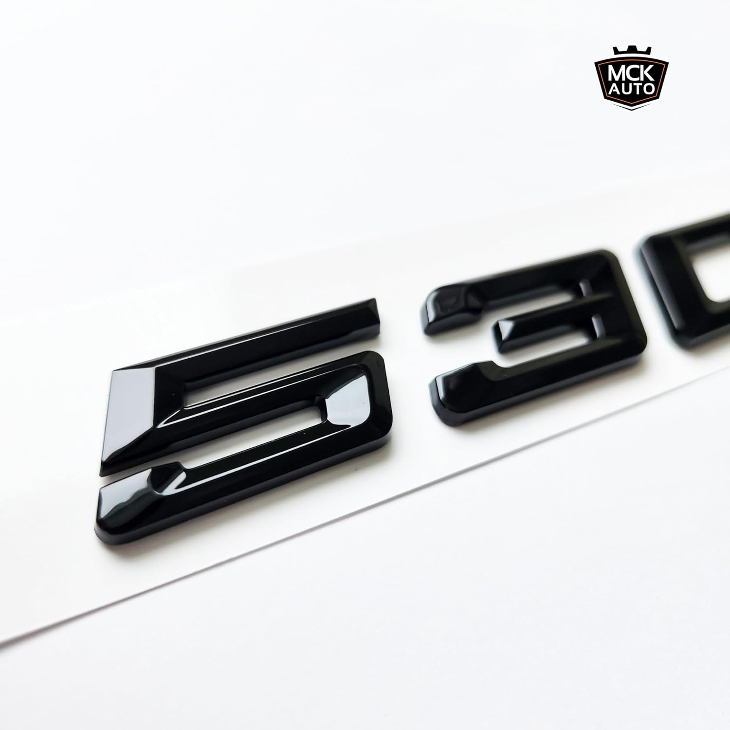 Thumbnail 4 de MCK Auto 530e black glossy rear badge