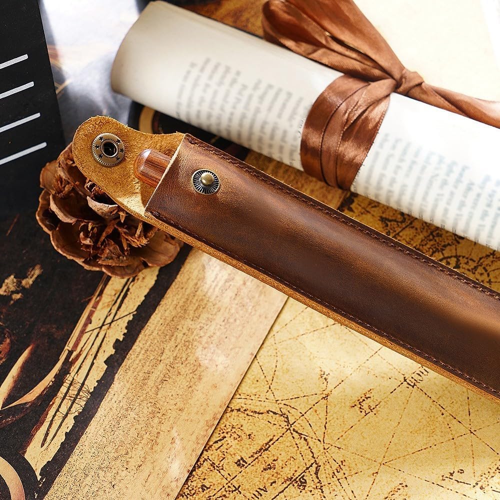Detalle de DONGKER Leather Pen Case — Vintage Snap Button Pencil Pouch