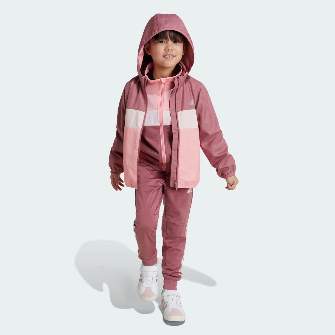 Detalle de Cortavientos WIND.RDY Tiberio de Adidas: protección al viento en rosa para tus salidas