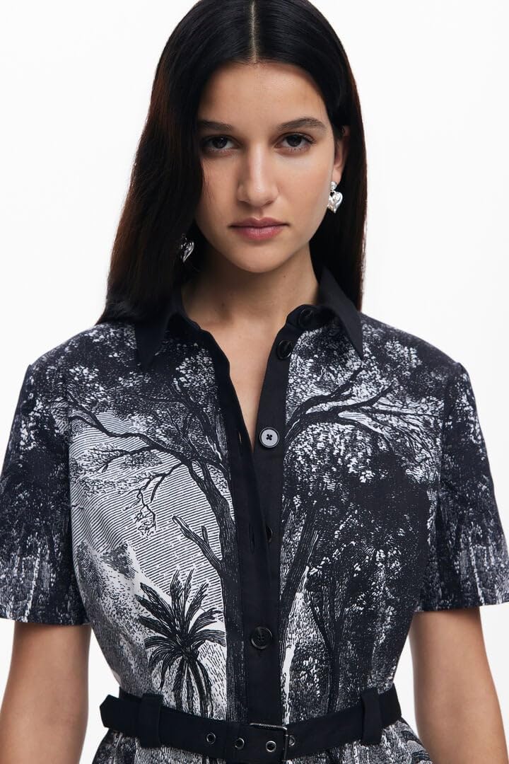 Detalle de Desigual vestito casual donna 25swvw96: stile arty, taglio corto e colletto da camicia