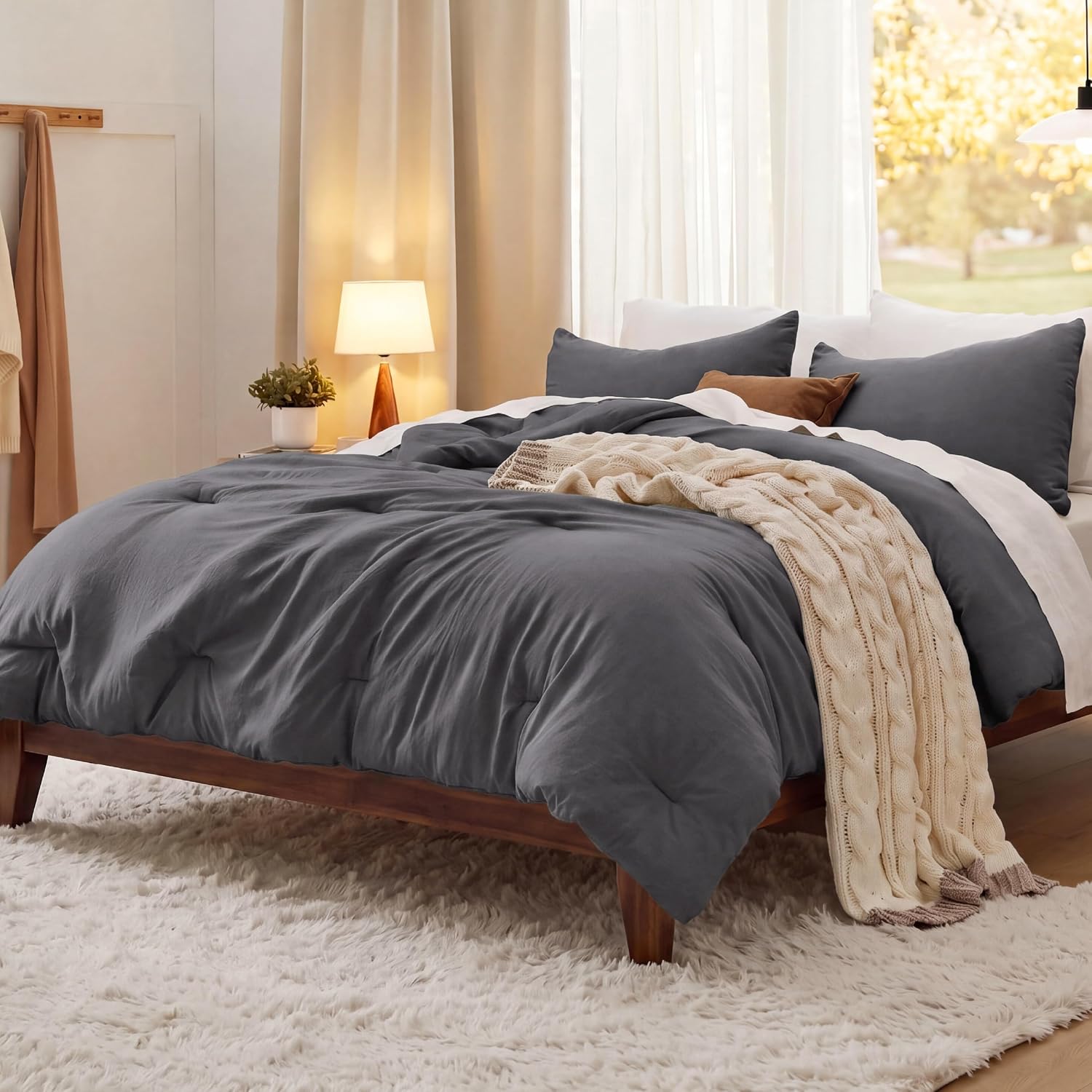 Detalle de Bedsure BB349B2 King Comforter Set, Prewashed Dark Grey, 3 Pieces