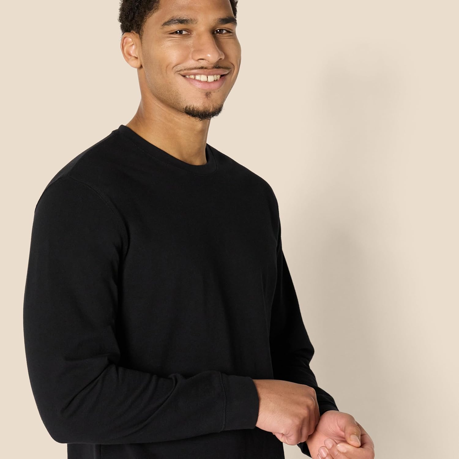 Thumbnail 2 de Amazon Essentials Men’s Heavyweight Relaxed-Fit Long-Sleeved T-Shirt