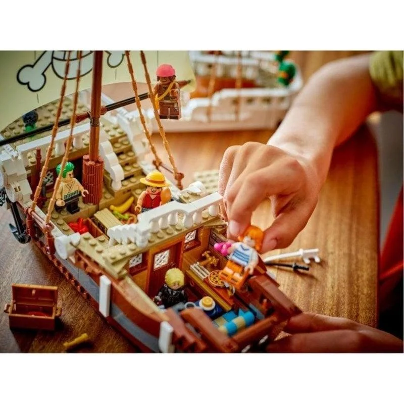 Thumbnail 2 de Set LEGO ONE PIECE Barco Pirata Going Merry (1376 piezas) con 5 minifiguras — colección para fans de anime y LEGO