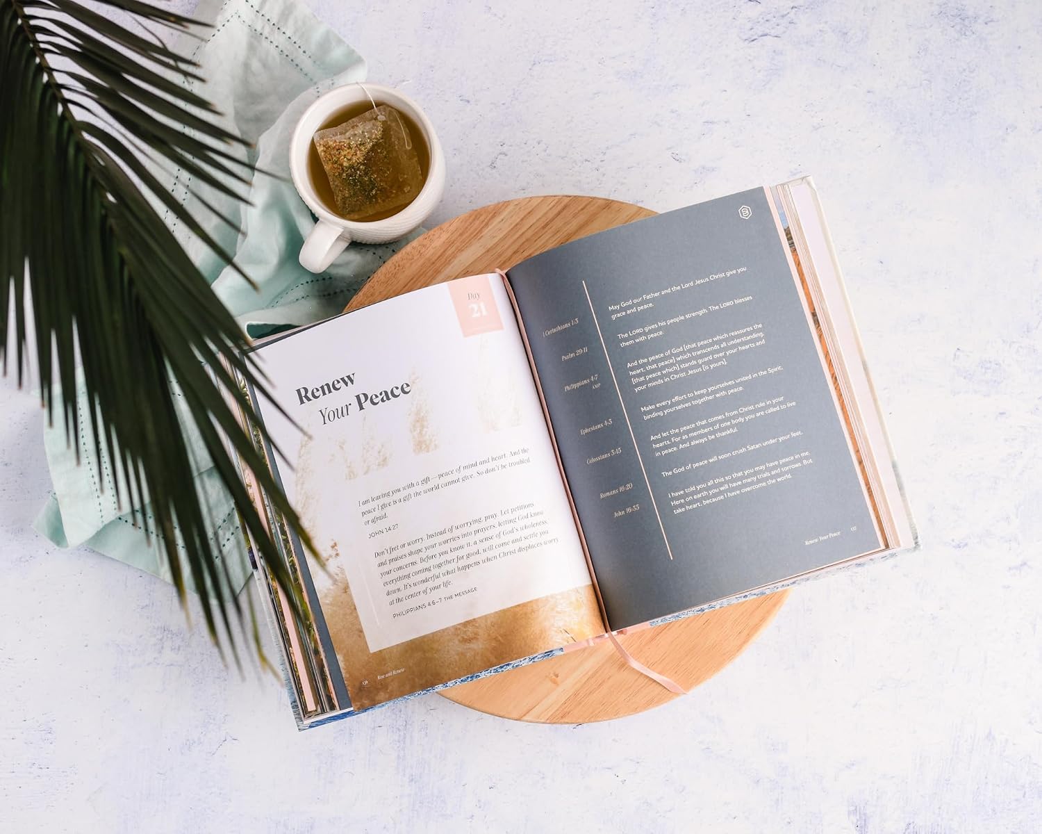 Detalle 2 de Rise and Renew – 30-dagars andaktsbok med bibelverser och reflektionsövningar