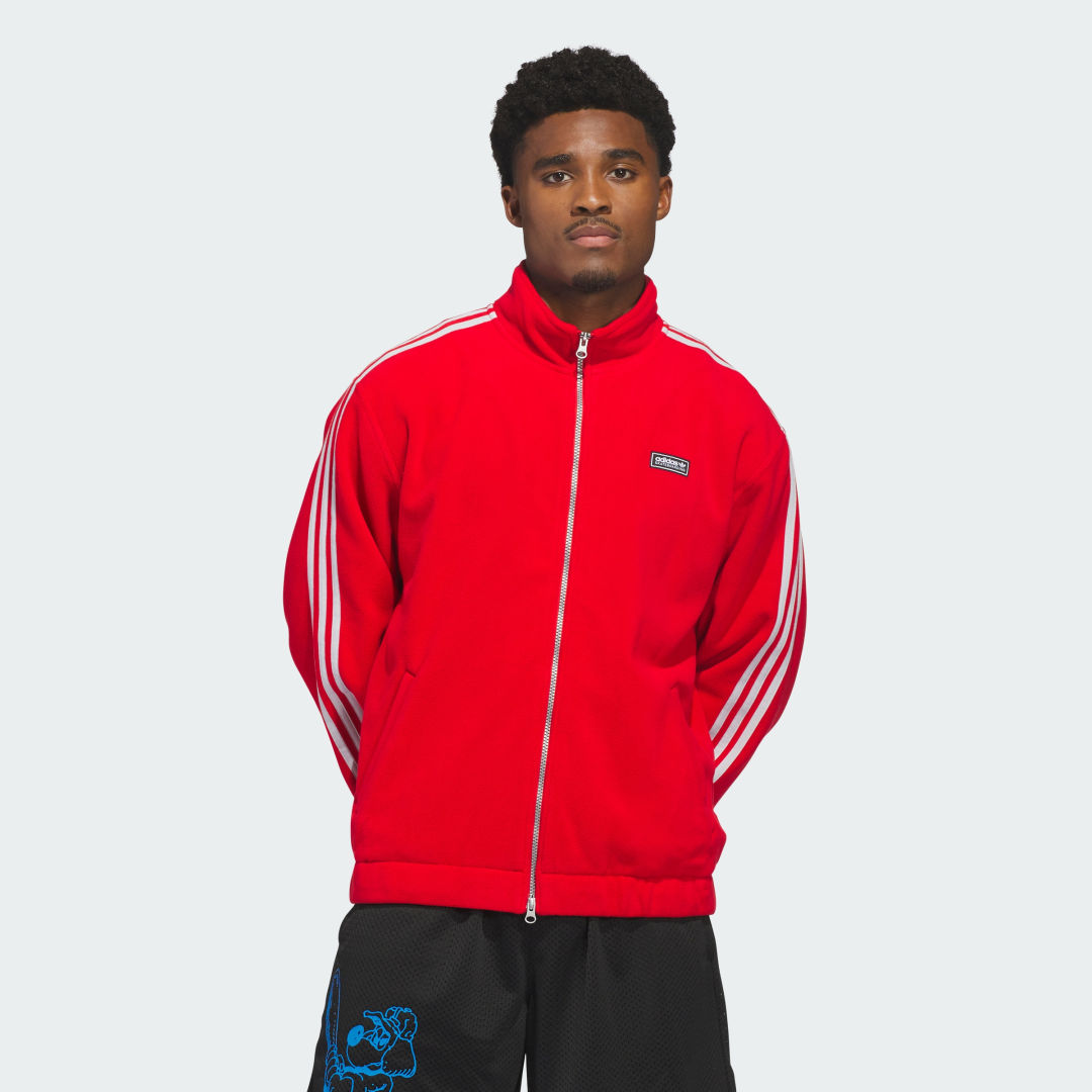 Detalle de Sudadera Skateboarding x Kogancult SuperFire de Adidas (Rojo) – para stamped skate y estilo urbano