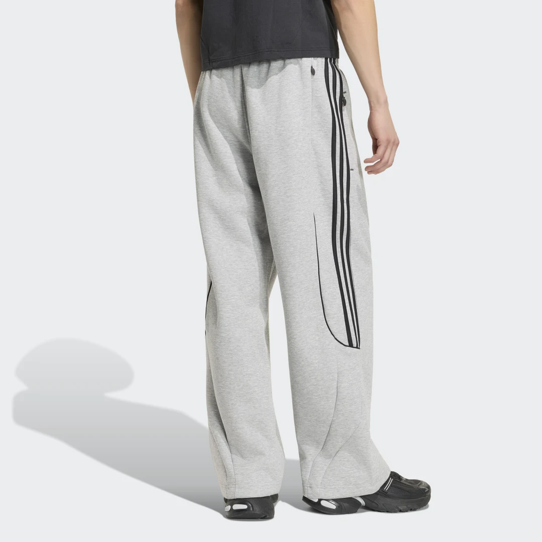 Detalle de Pantalón Spacer Teamgeist 26 Cutline Open Hem de Adidas — opinión de compra