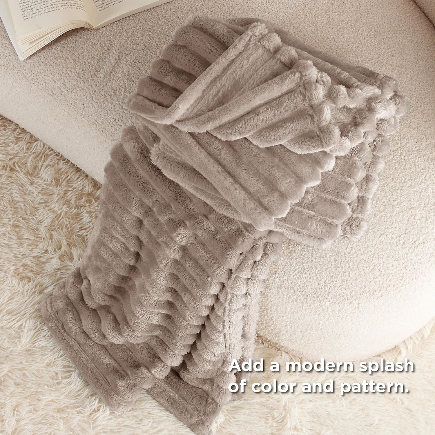 Detalle de Bedsure Fleece Throw Blanket for Sofa (Mocha Meringue) 130x170 cm