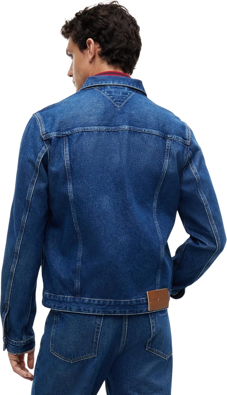 Detalle de Tommy Hilfiger Men's Regular Trucker Jacket Ike Blue – a versatile, regenerative denim staple