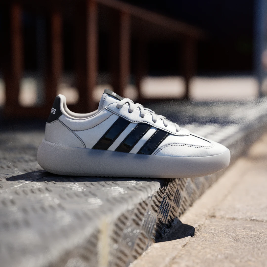 Thumbnail 1 de Zapatilla Barreda Decode de Adidas: diseño Plateado y comodidad para el día a día