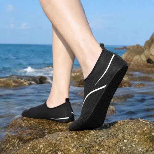 Detalle de RUOMU Badeschuhe Herren/Damen – Wasserschuhe, schnell trocknend, rutschfest und leicht für Strand, Pool & Wassersport