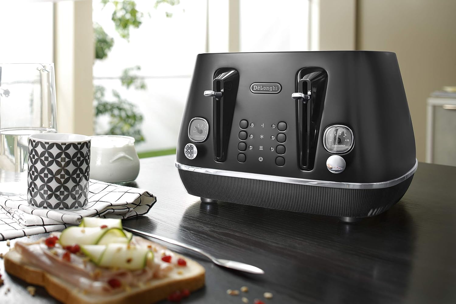Thumbnail 2 de De'Longhi Distinta X CTIN4003.BK Designer 4 Slice Toaster
