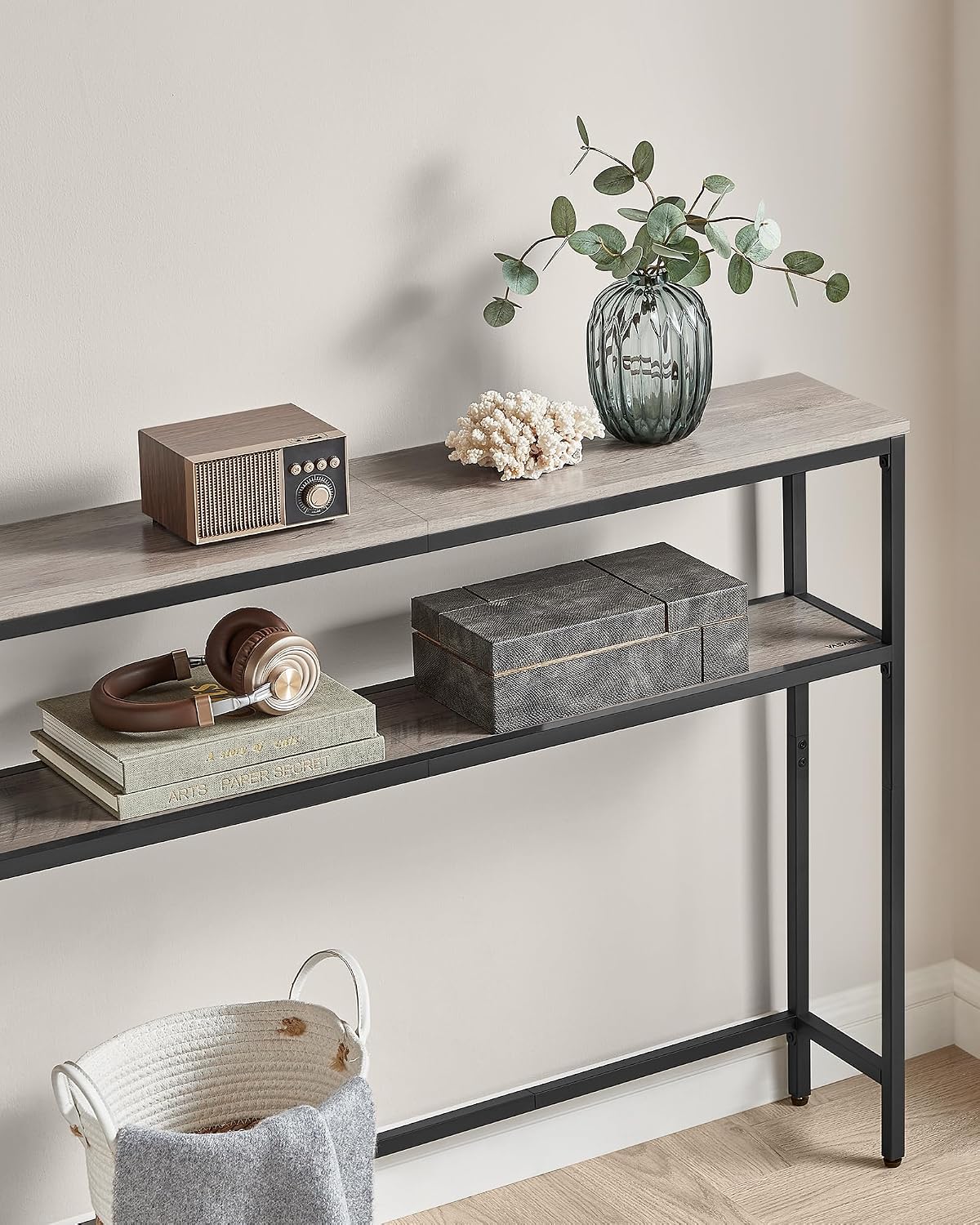 Detalle 2 de VASAGLE BARNET LNT130K02V1 – konsola 20 cm z dwiema półkami, szarobeżowa