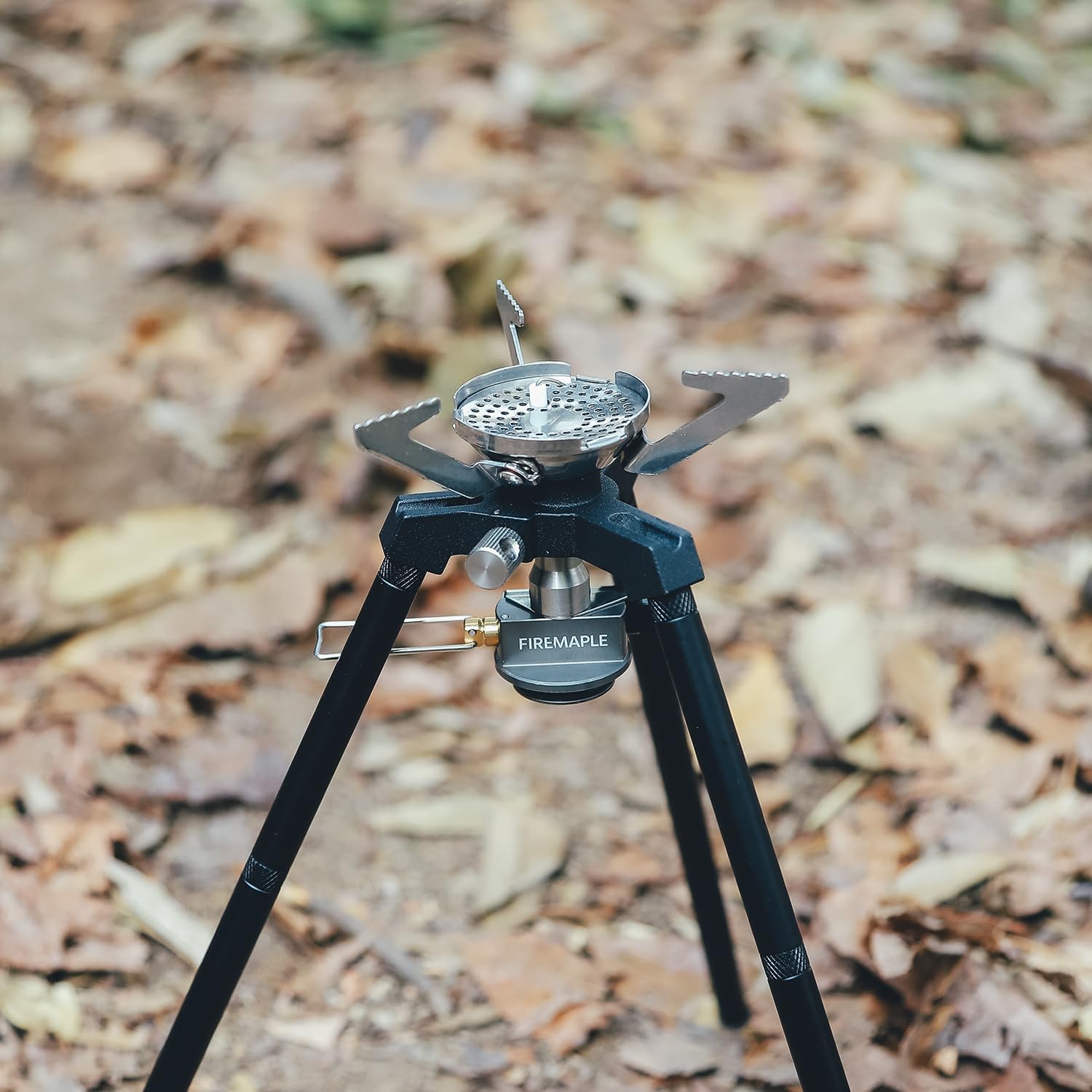 Detalle de Fire-Maple Oar Camping Adjustable Gas Stove Stand – Detachable Tripod for Outdoor Cooking