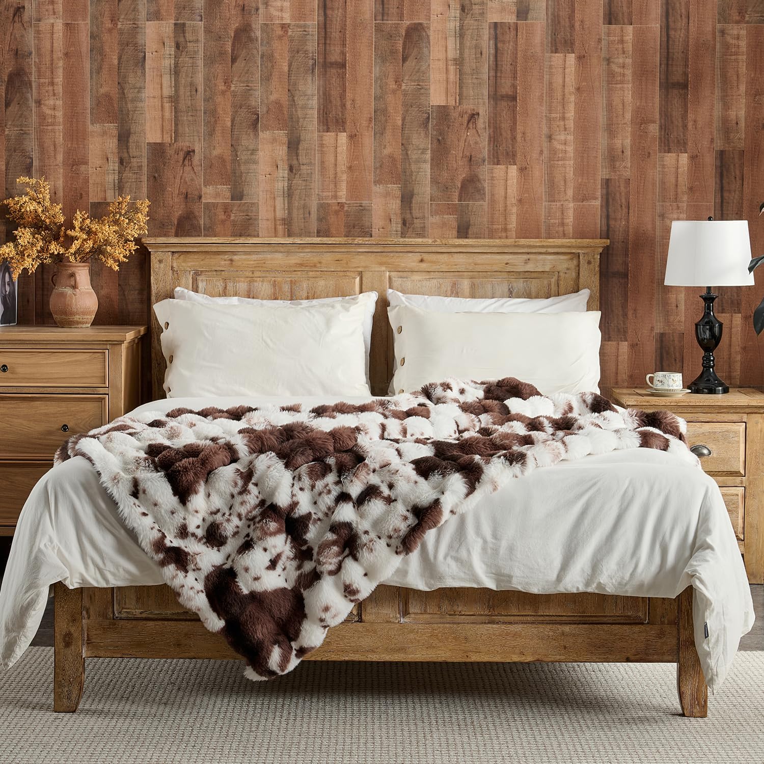 Detalle de Lotus Karen Faux Fur Throw Blanket 108x90 Inches