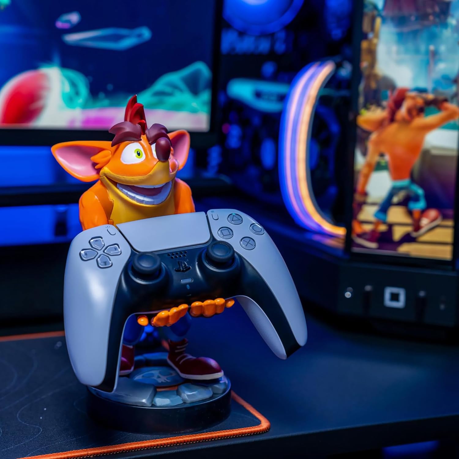 Thumbnail 3 de Exquisite Gaming Crash Bandicoot Controller Holder & Phone Stand (8.5 in Collectible Figure)