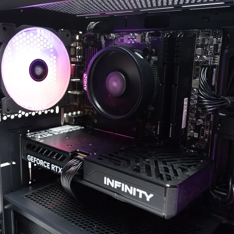 Thumbnail 2 de PcCom Lite: PC gaming con Ryzen 5 5500, 16 GB y RTX 5060 V2