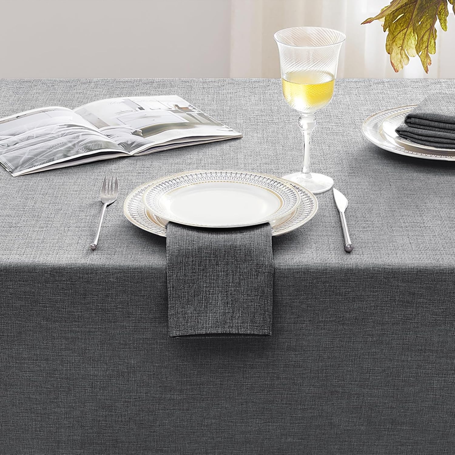 Detalle de Softalker Rectangular Tablecloth, 104 x 60 Inches