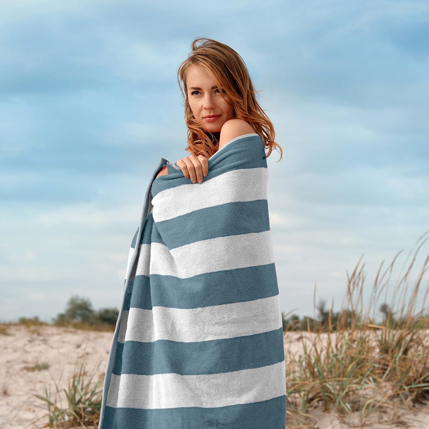 Detalle de SweetNeedle Beach Towels for Adults – Pack of 4 White Cabana Striped Classic, 76 x 152 cm