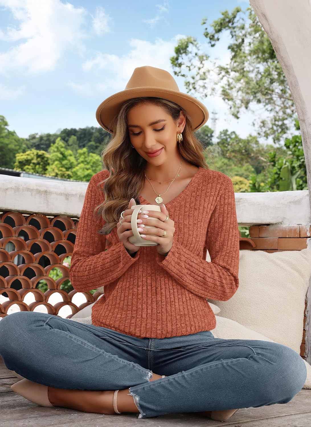 Detalle de WNEEDU Women's V-Neck Tunic Sweater, Long Sleeve, Lightweight and Loose Fit