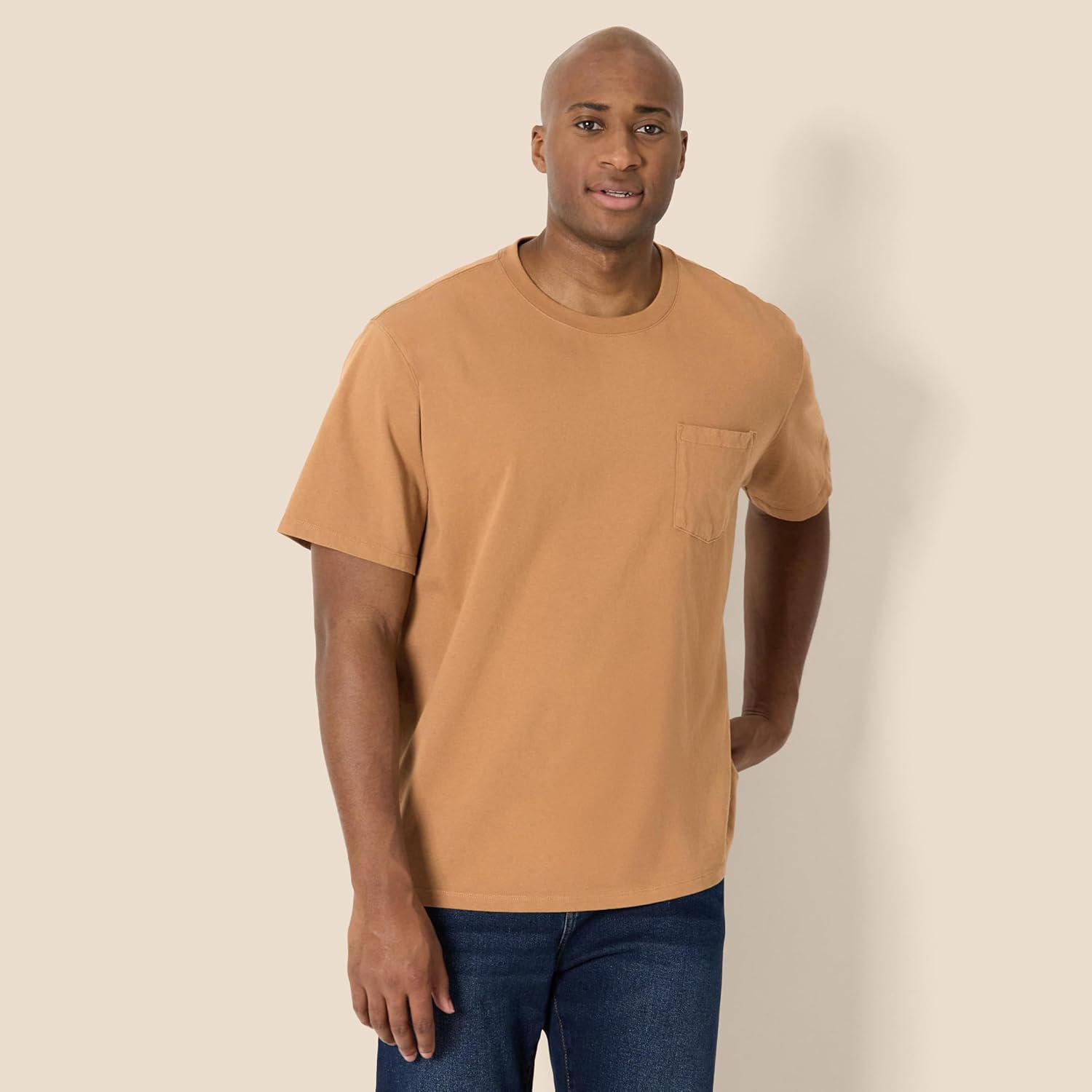 Thumbnail 4 de Amazon Essentials Men's Relaxed Fit Heavyweight Cotton Pocket T-Shirt