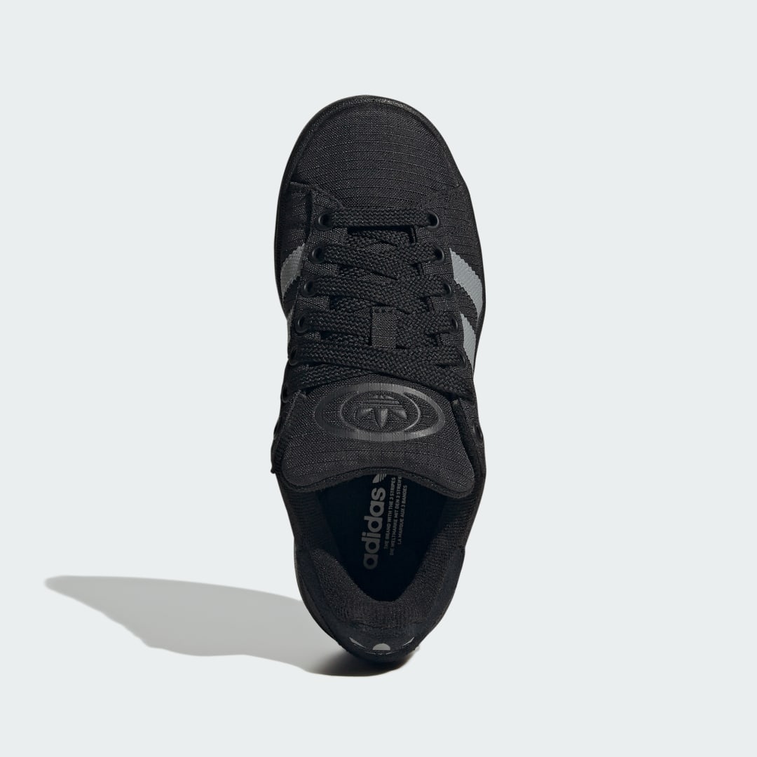 Detalle de Adidas Campus 00s — Zapatilla negra para un look casual y atemporal