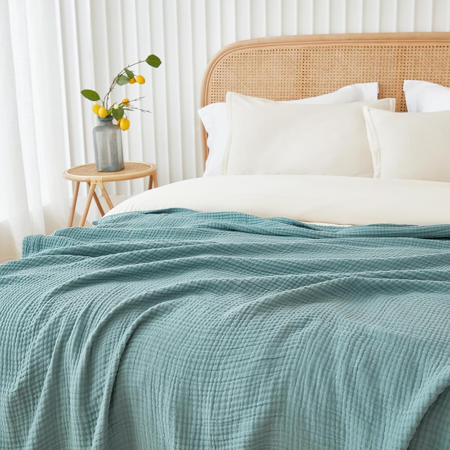 Detalle de EMME Cotton Blanket Queen Size 90x90 — Soft, Lightweight Muslin Bed Blanket