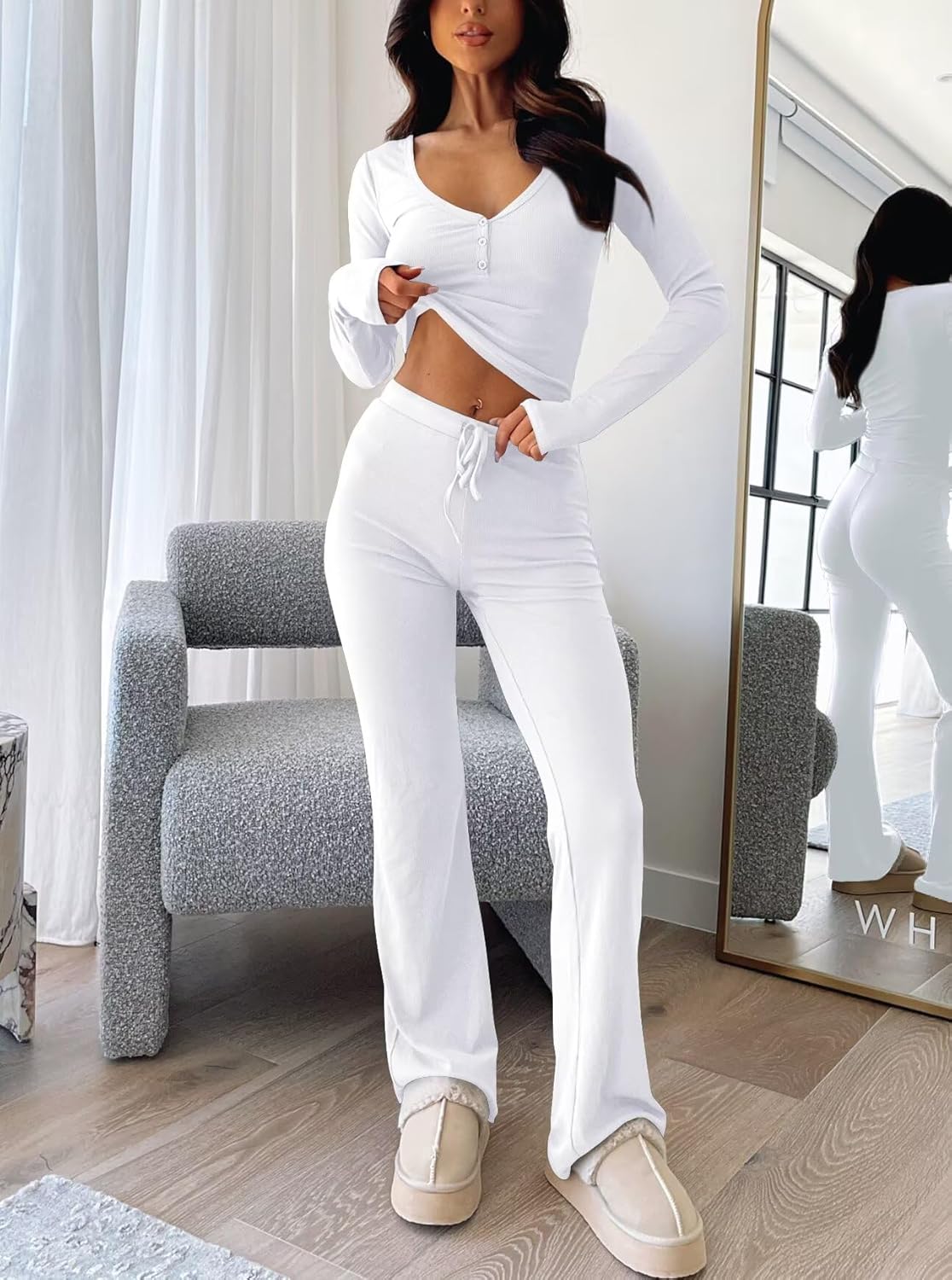 Thumbnail 1 de LACOZY Women's 2-Piece Pyjama Set: Soft Rayon-Spandex Loungewear in Long Sleeve V-Neck Top & Drawstring Pants