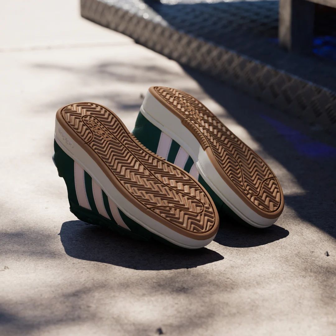Detalle de Adidas Grand Court Alpha Verde – comodidad y estilo urbano