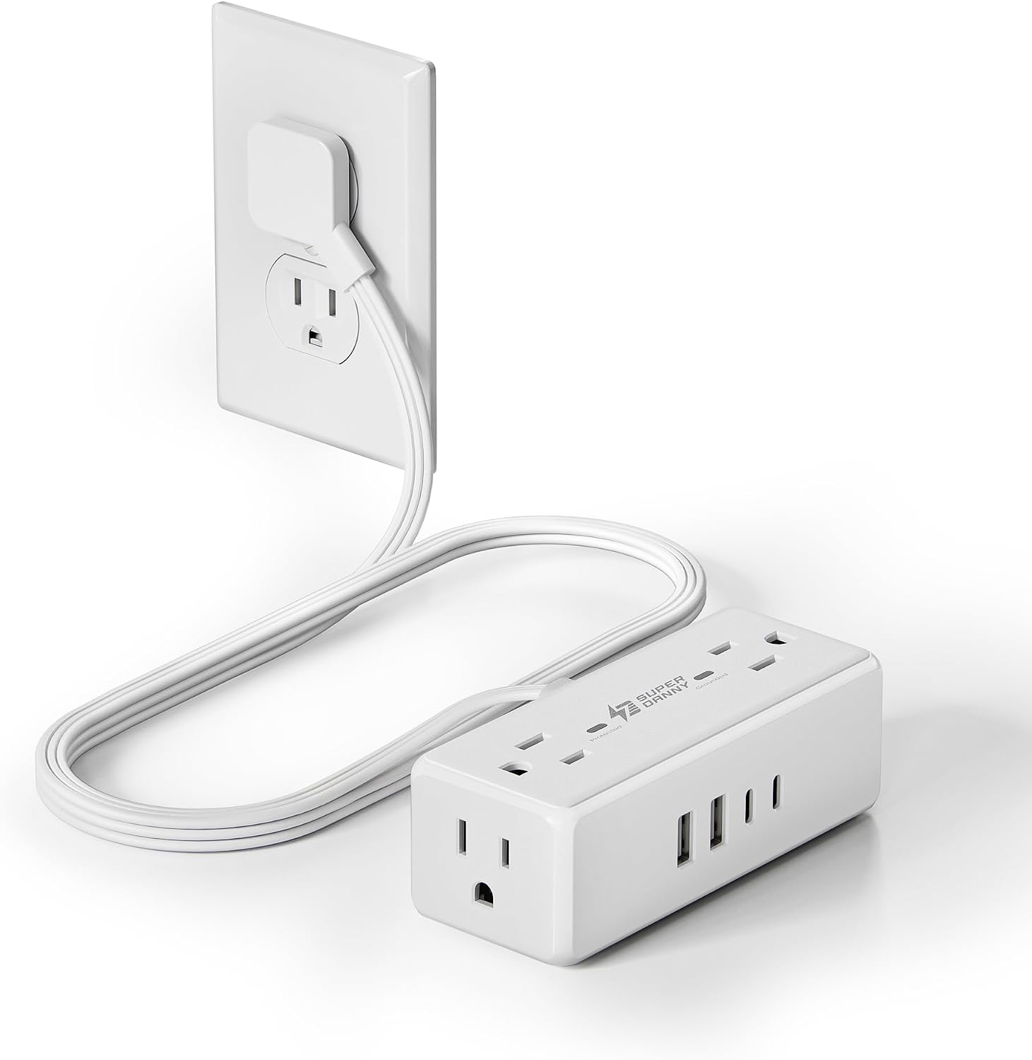 Detalle de SUPERDANNY SDCP09 Power Strip with 4 AC Outlets, 4 USB Ports and 3-Ft Cord