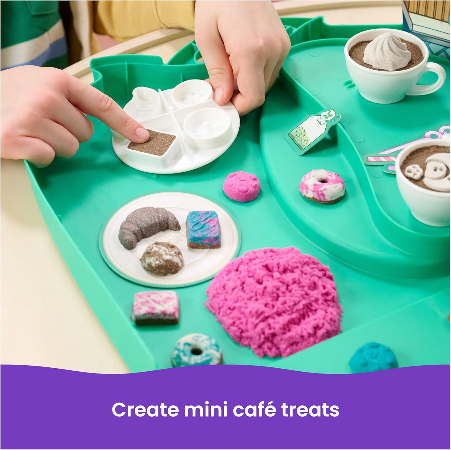 Detalle 1 de Kinetic Sand Café Case 793g play sand set