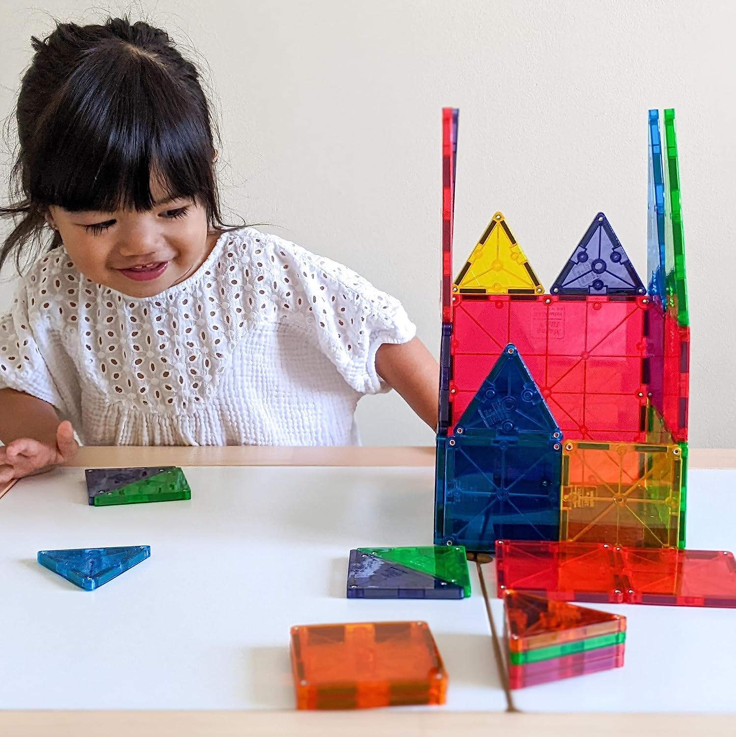 Thumbnail 4 de Magna-Tiles Classic 32-Piece Magnetic Construction Set