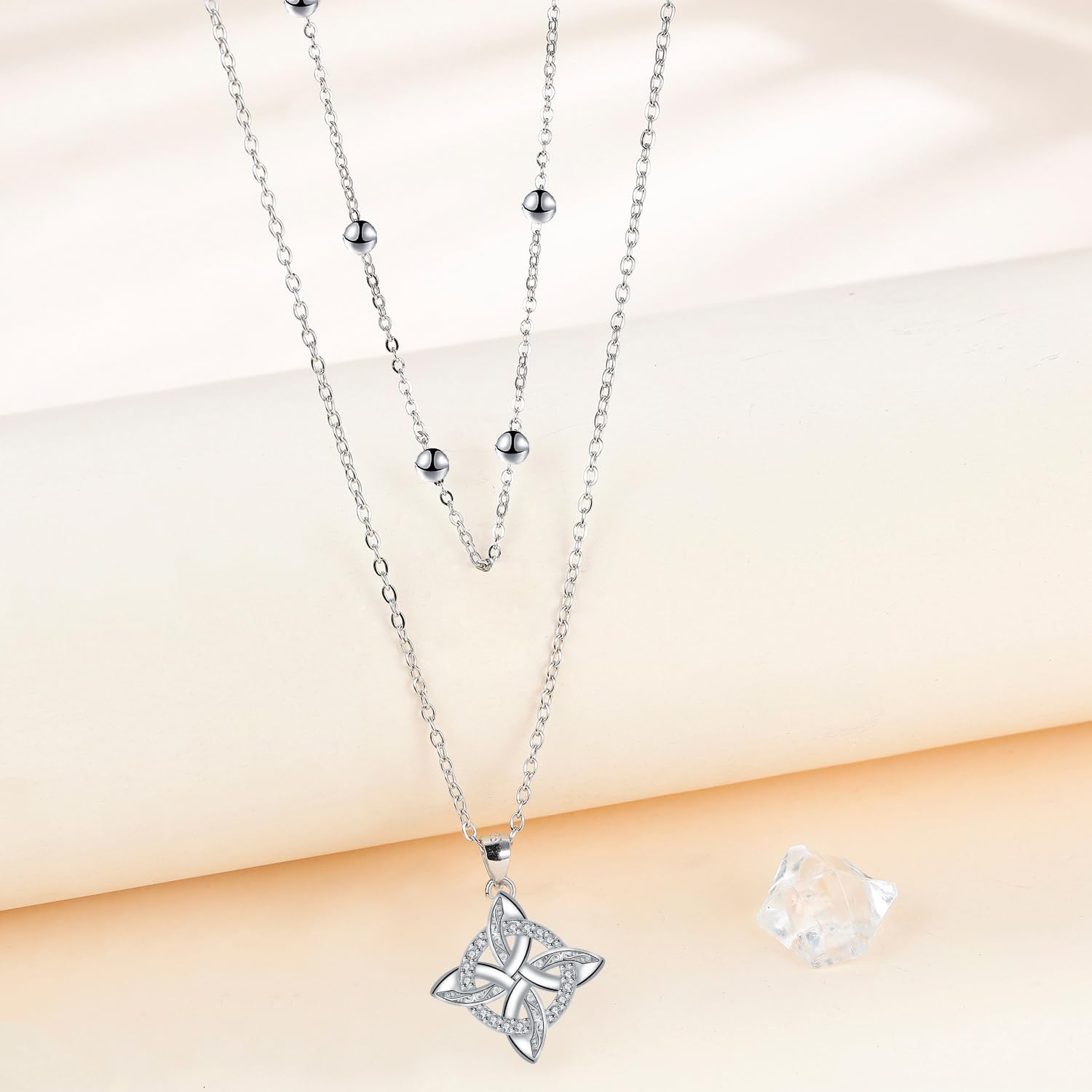Detalle 2 de J.MUEN Collier femme en argent sterling 925 avec nœud celtique – pendentif + chaîne 45+5 cm