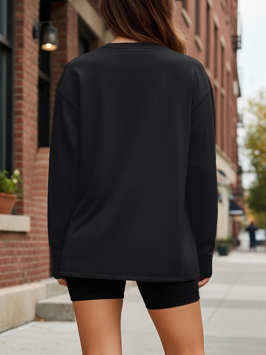 Thumbnail 4 de Trendy Queen Womens Oversized Long Sleeve Shirt — Y2K Streetwear Everyday Essential