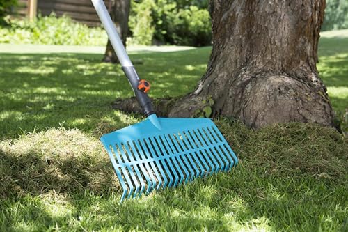 Detalle 2 de Gardena combisystem-Rechenbesen 43 cm – Handlicher Zinkenbesen zum Zusammenfegen