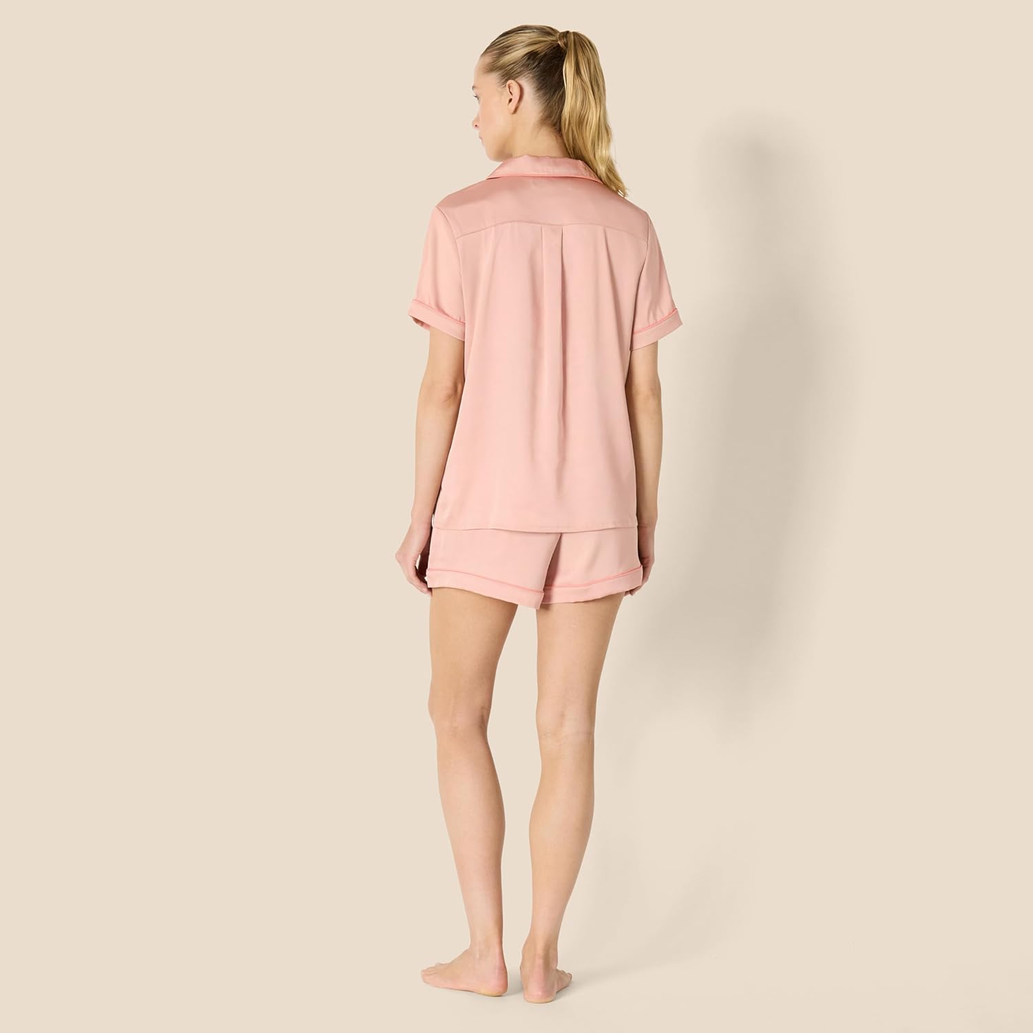 Detalle de Amazon Essentials Women's Satin Short Sleeve Button-Down Top and Short Sleepwear Set
