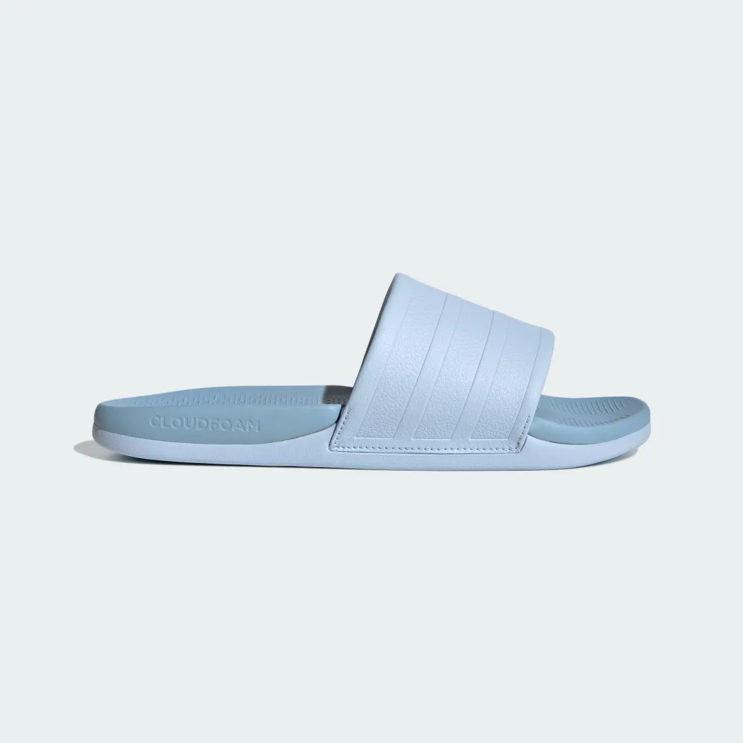 Detalle de CHANCLA ADILETTE COMFORT 2.0 de Adidas: comodidad y estilo en color azul