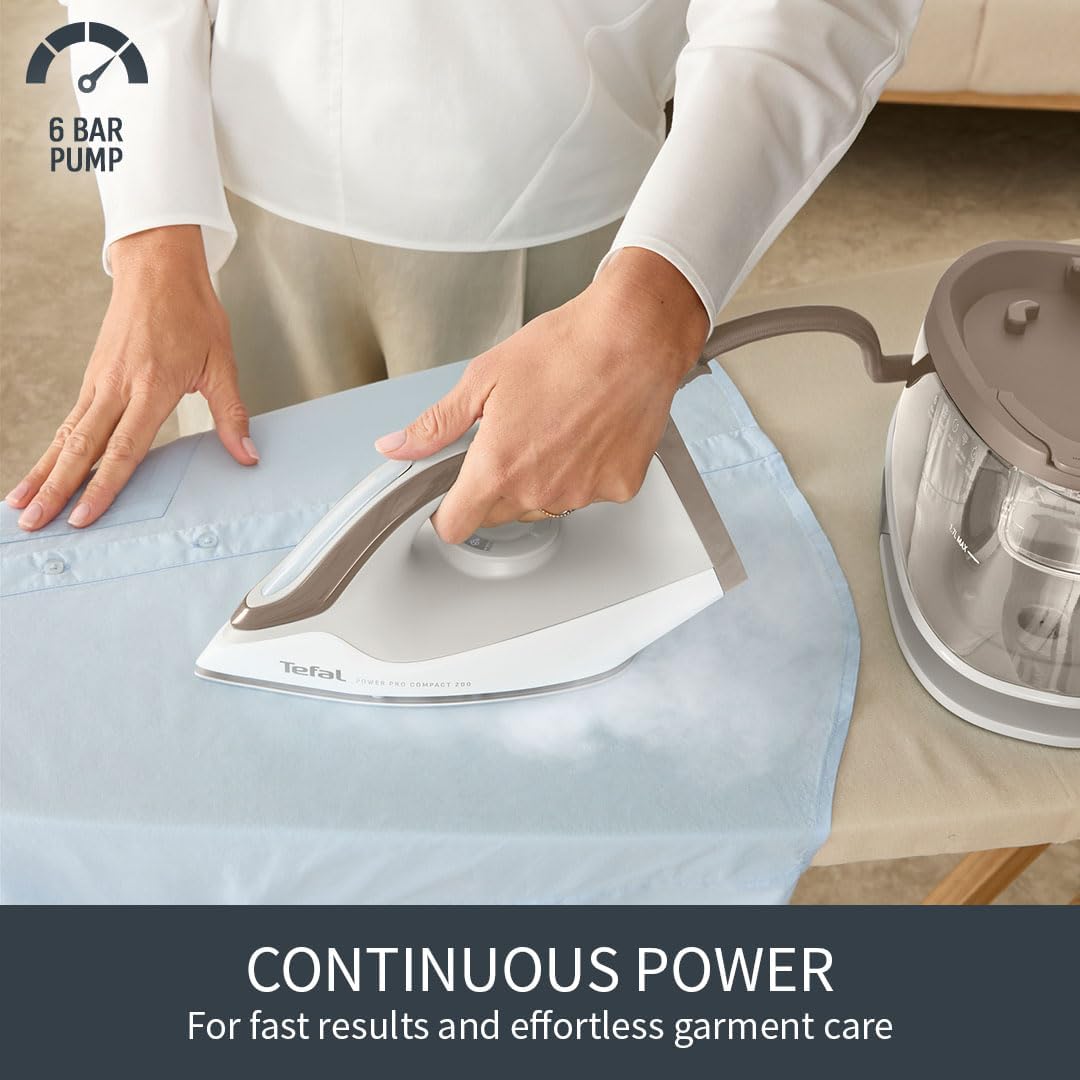 Detalle 2 de Tefal Power Pro Compact 200 Steam Station SV6213G0: Practical Power for Everyday Ironing
