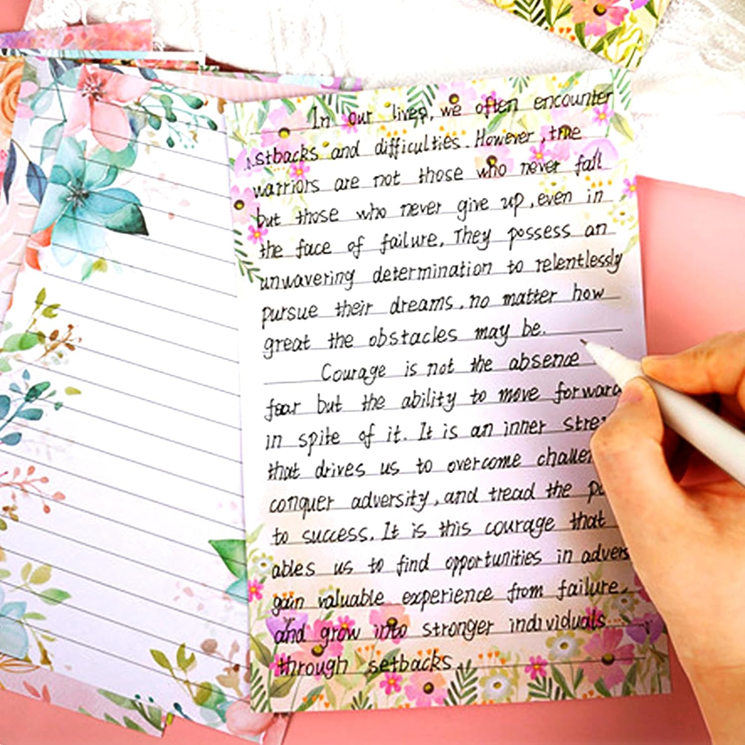Detalle 1 de DxJ 65-Piece Floral Stationery Set with 30 Sheets, 15 Envelopes and Stickers