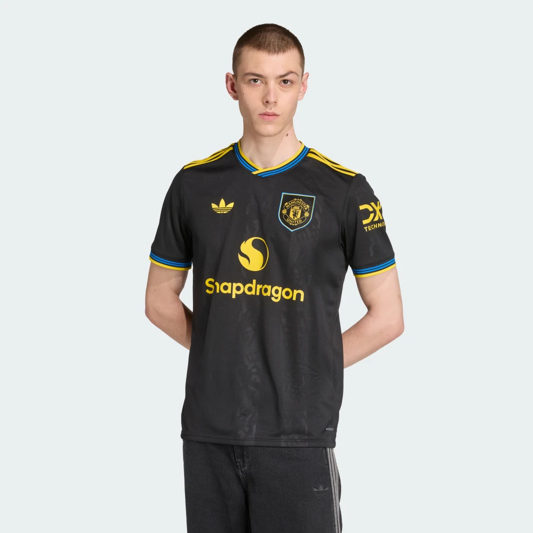 Detalle de Camiseta tercera equipación Manchester United 25/26 – Adidas