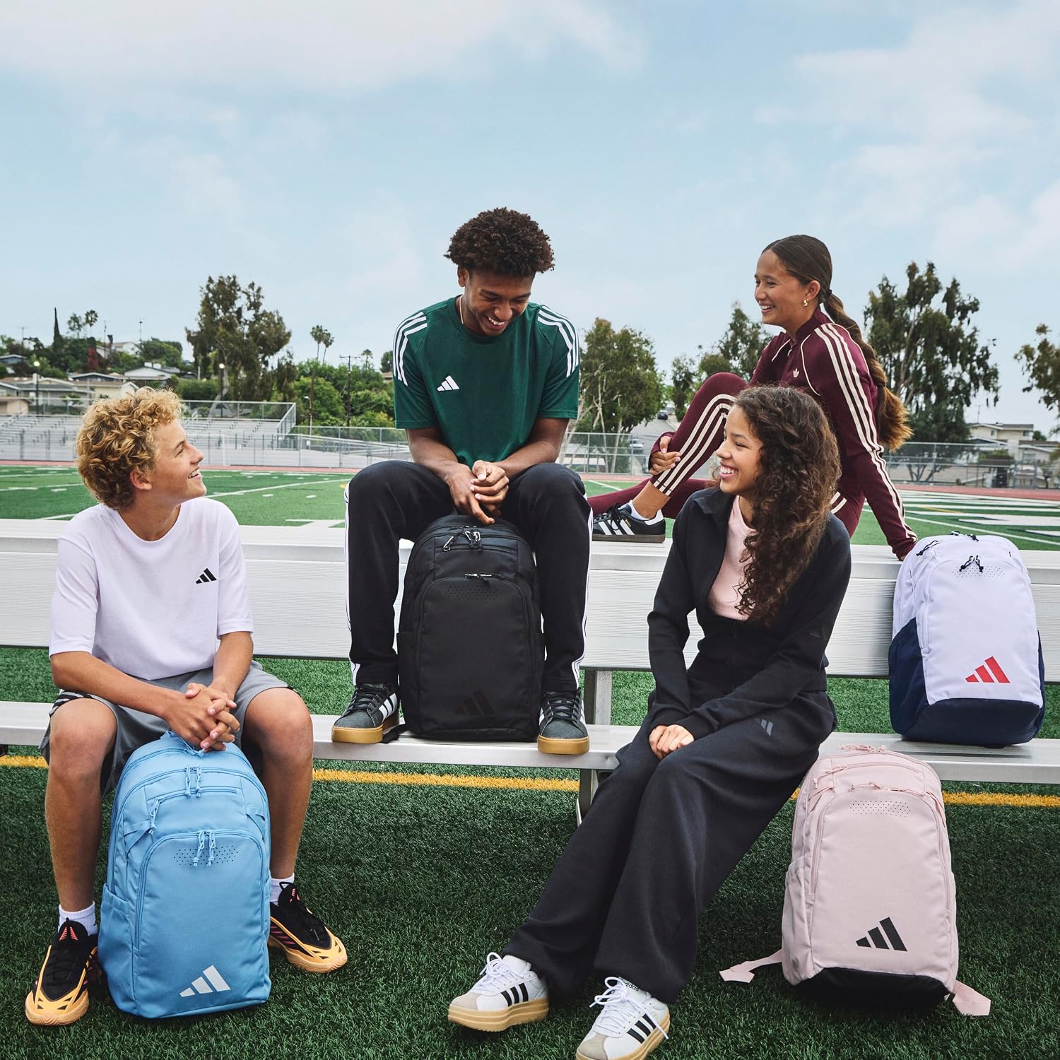 Thumbnail 5 de adidas Defender 5 Backpack 33L: A Practical 3-Compartment Pack for Sports, School, and Travel