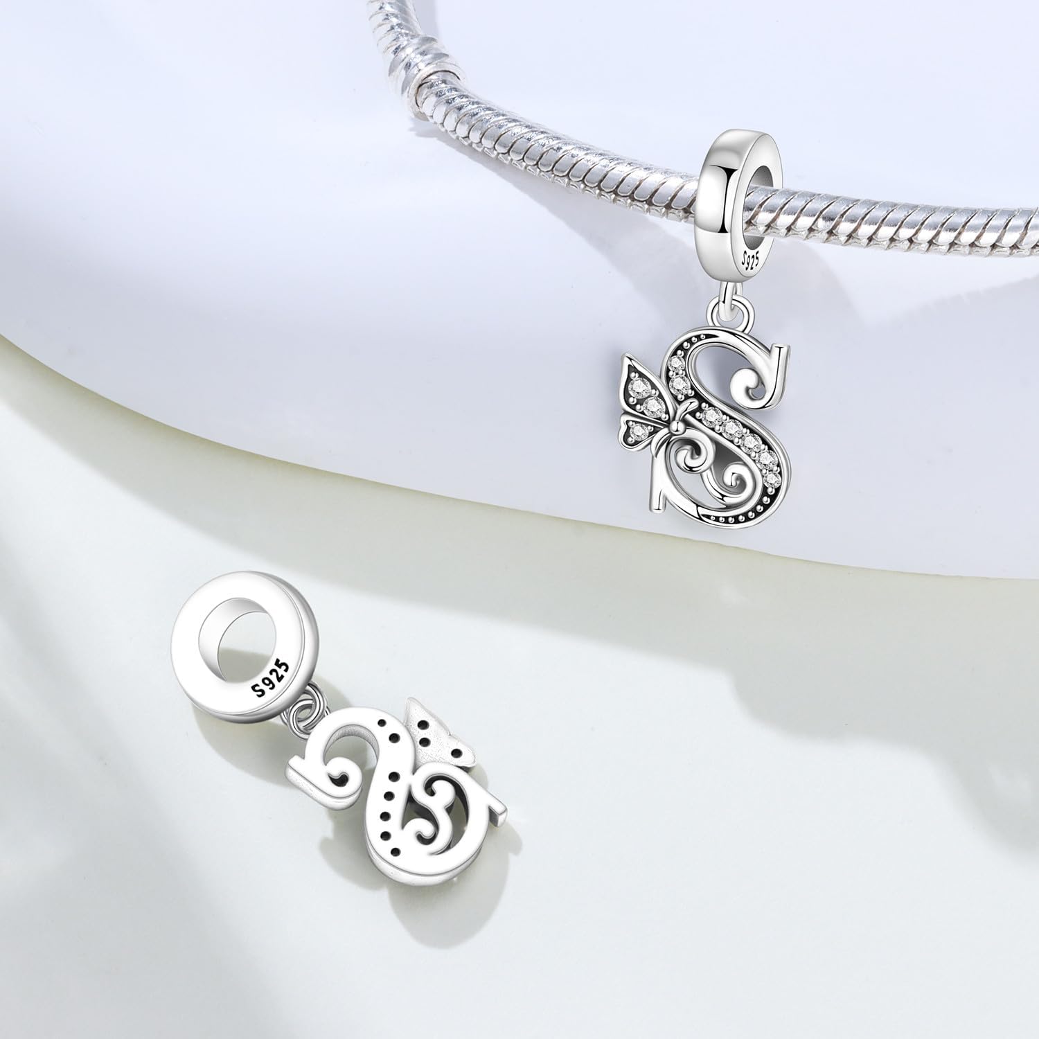 Detalle 2 de CYCUFF Ciondolo lettera A farfalla in argento 925 – compatibile con bracciali e collane europee