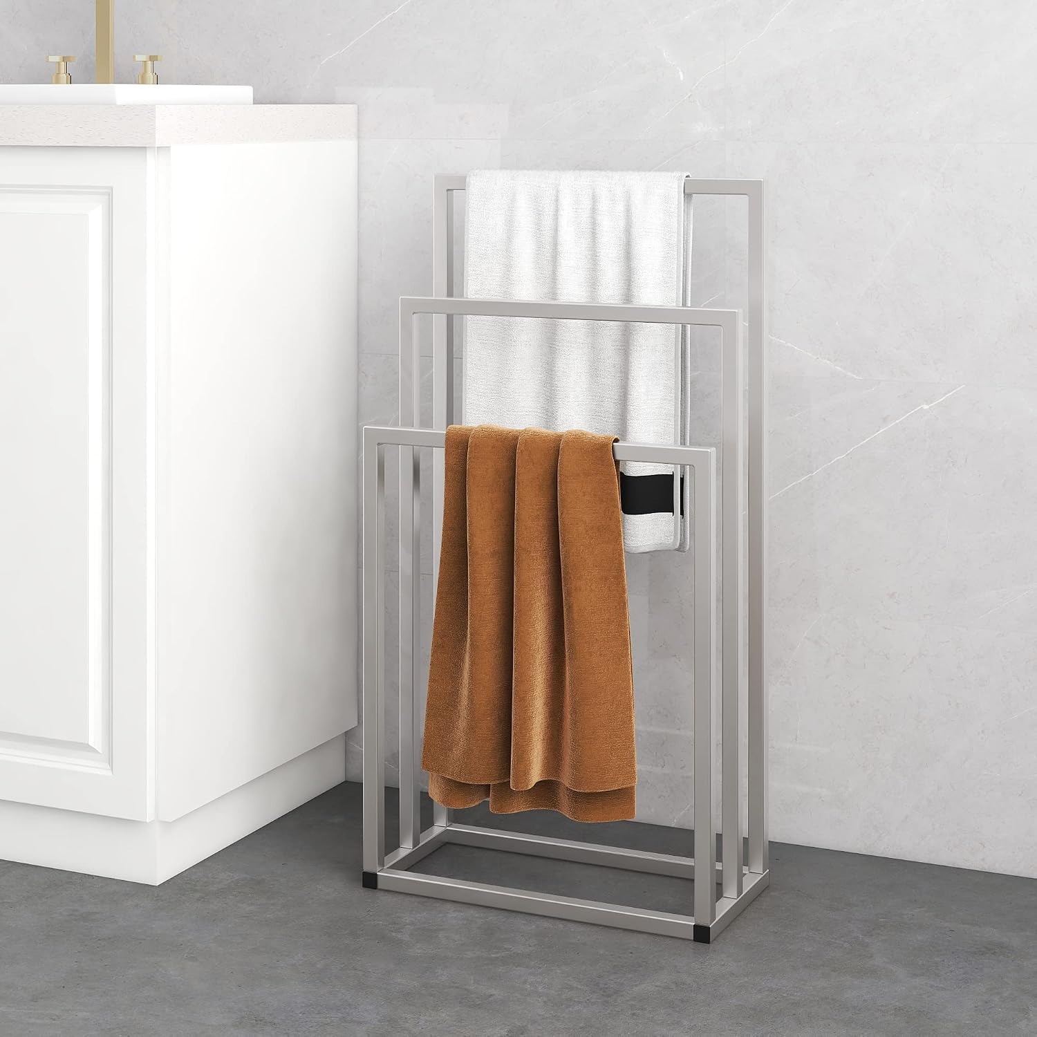 Detalle de HOJINLINERO 3-Tier Freestanding Metal Towel Rack, Silver, 45 x 22 x 86 cm