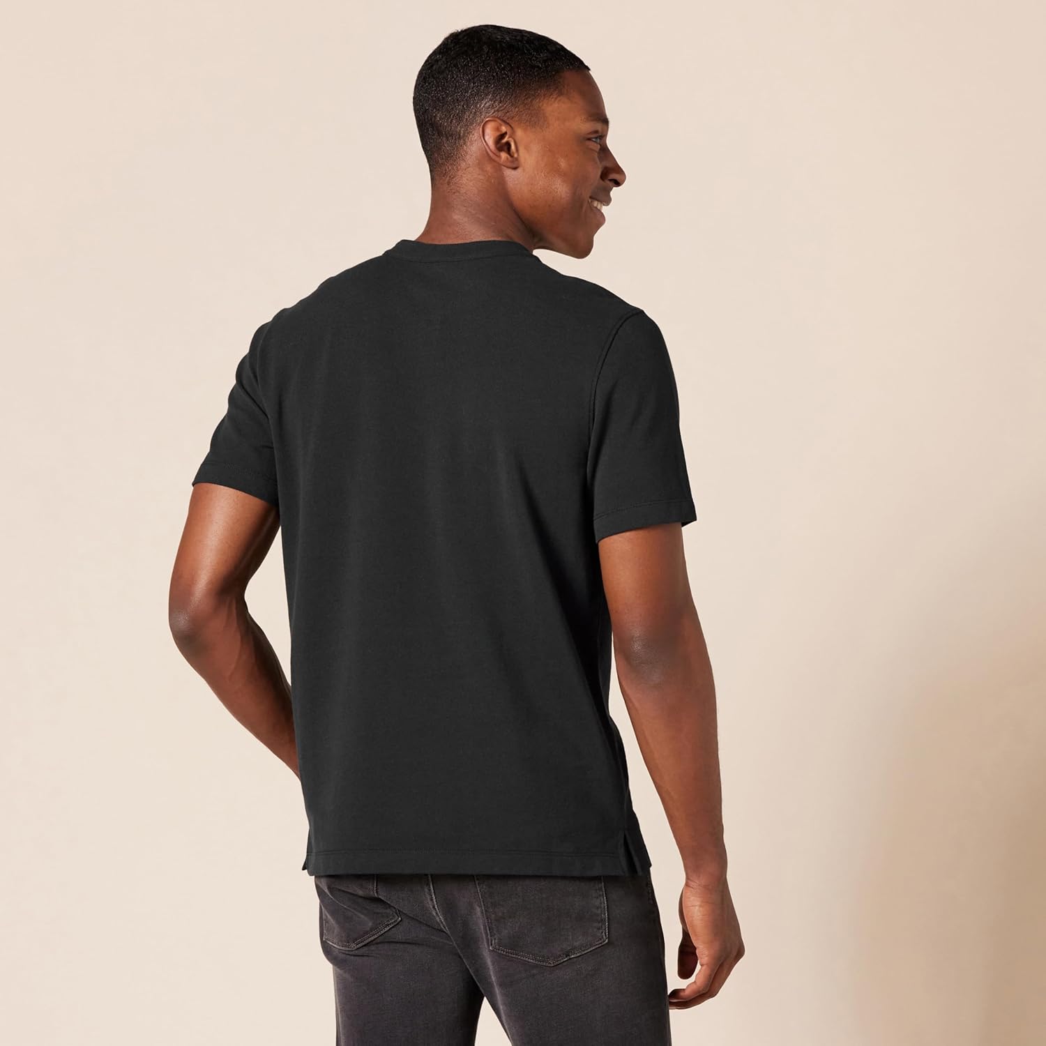 Thumbnail 1 de Amazon Essentials Men’s Slim-Fit Short-Sleeve Piqué Henley Shirt (Pack of 2)