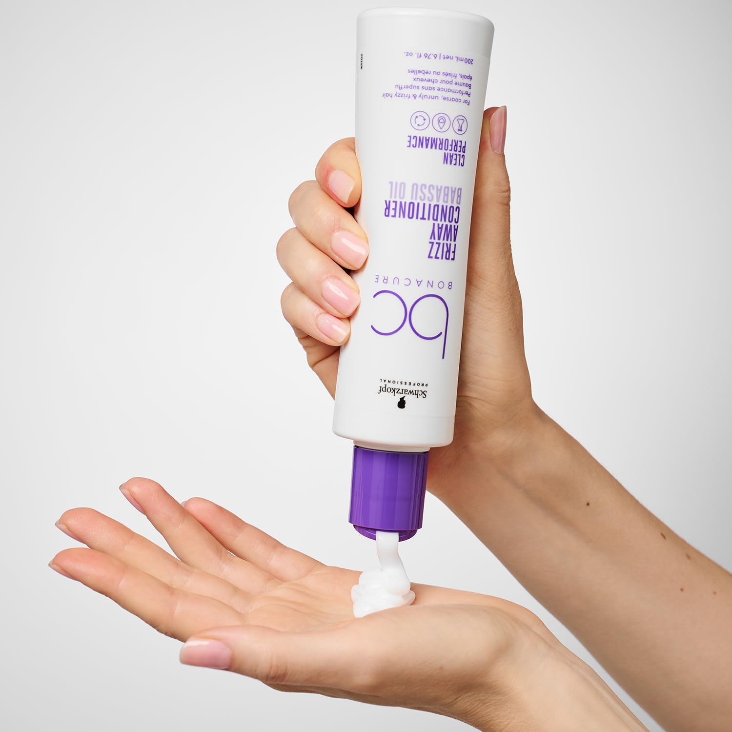 Thumbnail 3 de Schwarzkopf Professional Bonacure Frizz Away Conditioner (Cheveux crépus/frisés) à l’huile de babassu, effet anti-humidité 200 ml