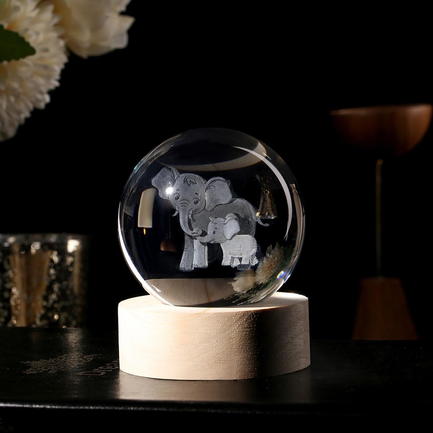 Detalle 2 de AWARDSEN Elephant Crystal Ball with Luminous Base: Gentle Night Light and Thoughtful Gift